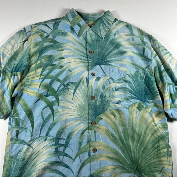 Tommy Bahama Mens Medium Blue Hawaiian Shirt 100% Silk Short Sleeve Button Down - Picture 1 of 7